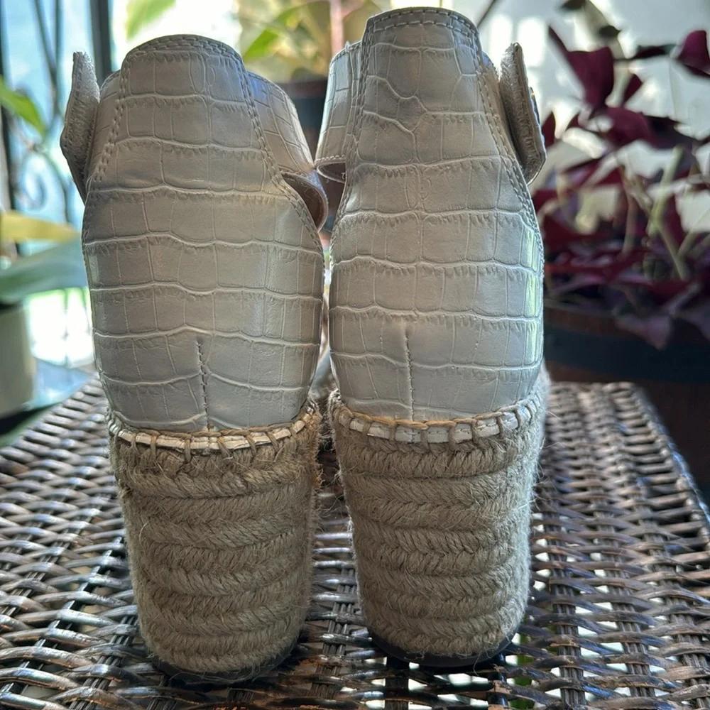 FRANCO SARTO Carlotta white animal print espadrille wedge sandal women’s size 10